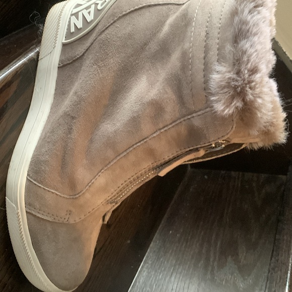 Women’s DKNY Wedges - Picture 4 of 9